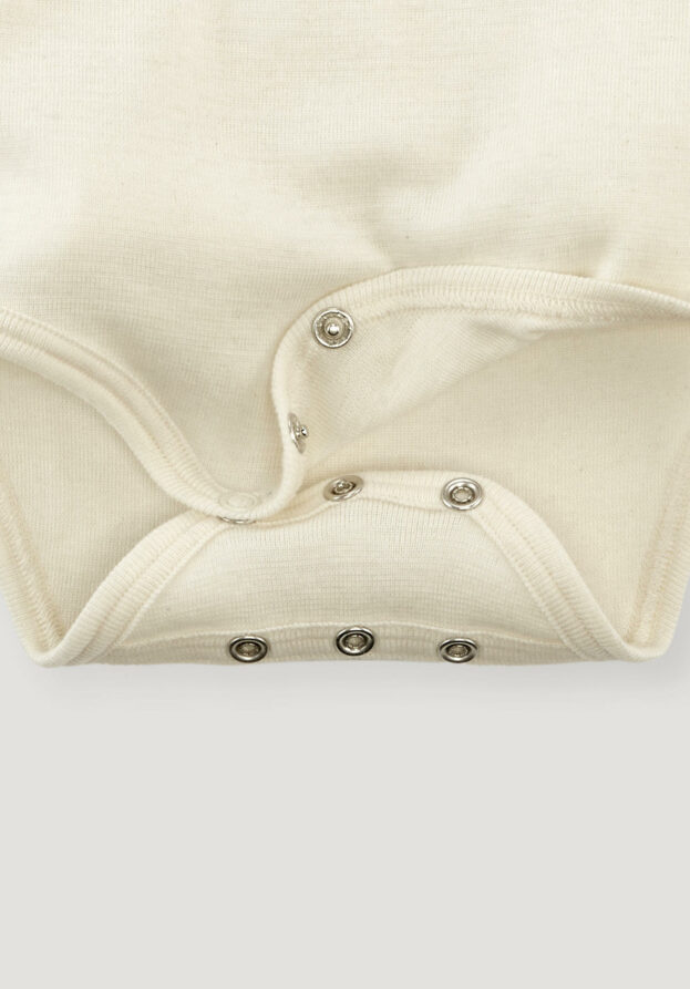 hessnatur Baby Langarmbody Slim aus Bio-Baumwolle mit Merinowolle und Seide - natur - Größe 62/68