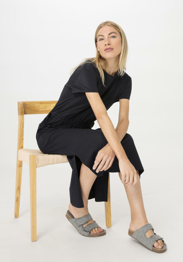 hessnatur Damen Jersey Kleid Midi Regular aus Bio-Baumwolle - schwarz - Größe 34