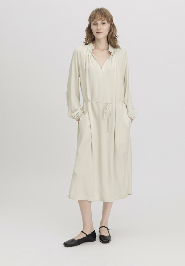 hessnatur Damen Kleid Midi Oversized aus TENCEL™ Lyocell - beige - Größe 38