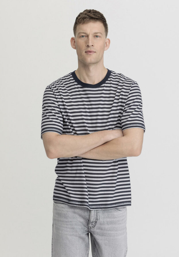 hessnatur Herren Shirt Relaxed aus Bio-Baumwolle - blau - Größe 54