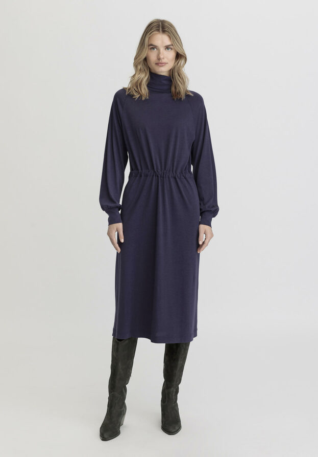 hessnatur Damen Jersey Kleid Midi Relaxed aus TENCEL™ Lyocell mit Bio-Baumwolle - blau - Größe 46