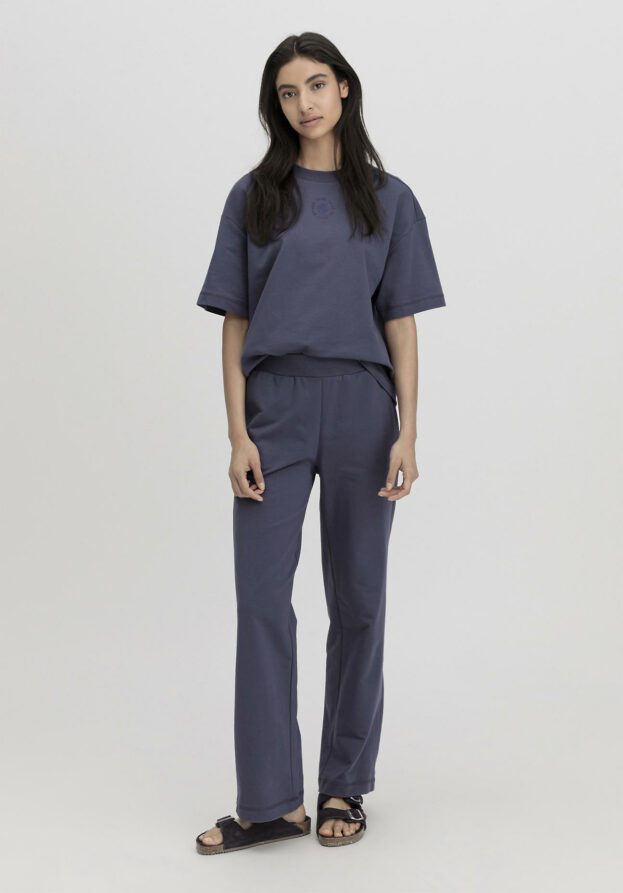hessnatur Damen Loungehose Relaxed aus Bio-Baumwolle mit Kapok - lila - Größe 36