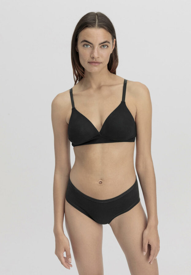 hessnatur Damen Spacer BH bügellos PURE SENSE aus TENCEL™ Modal - schwarz - Größe 70B