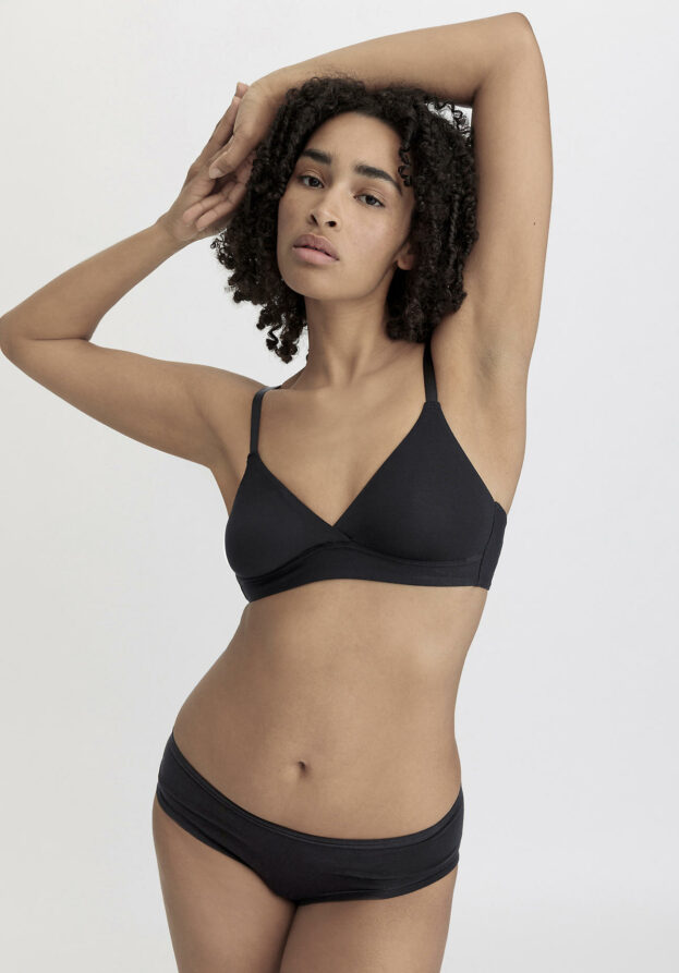 hessnatur Damen Triangel BH bügellos PURE SENSE aus TENCEL™ Modal - schwarz - Größe 70A