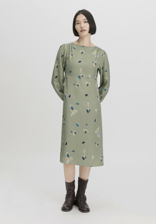 hessnatur Damen Kleid Midi Regular aus TENCEL™ Lyocell - grün - Größe 42
