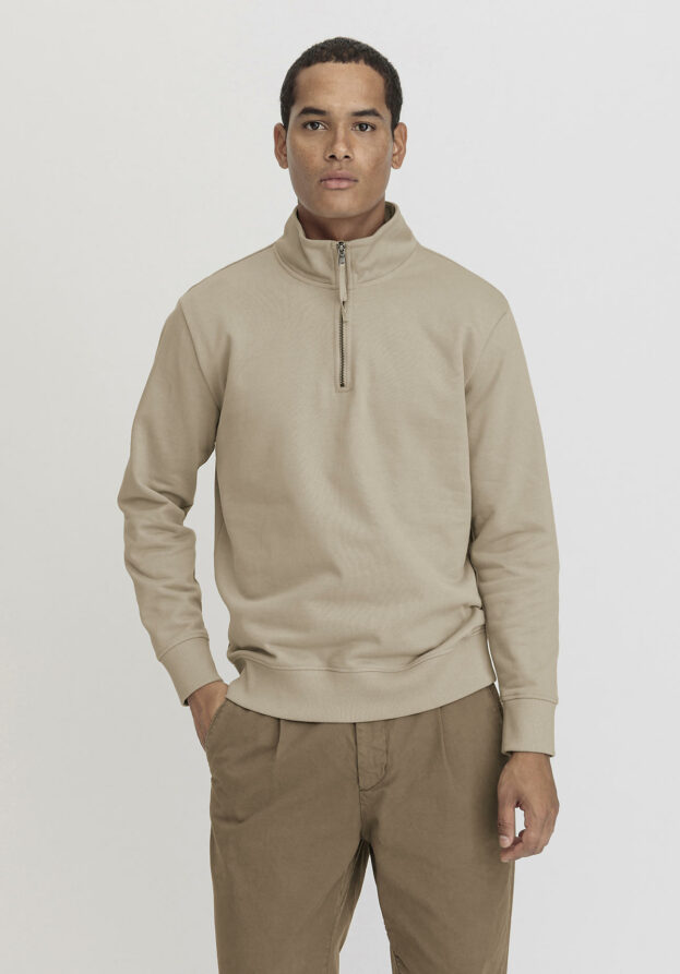 hessnatur Herren Troyer Regular aus Bio-Baumwolle - beige - Größe 56