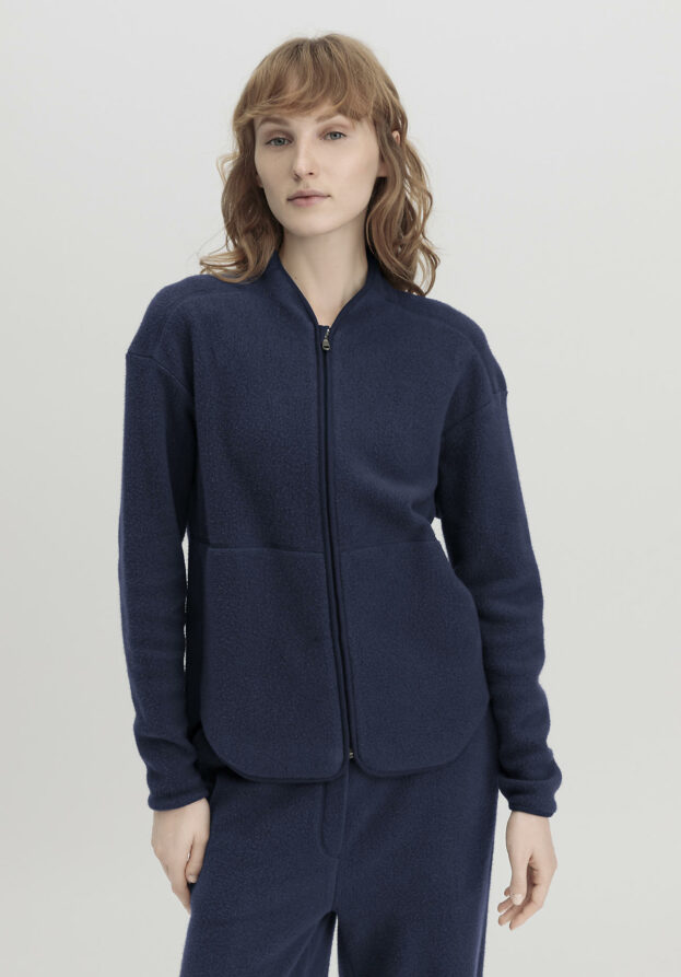 hessnatur Loungewear Fleece Jacke Relaxed ACTIVE LIGHT aus Bio-Baumwolle - blau - Größe L