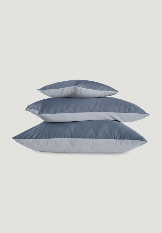 hessnatur Satin Wende-Kissenbezug aus Bio-Baumwolle - blau - Größe 40x40 cm