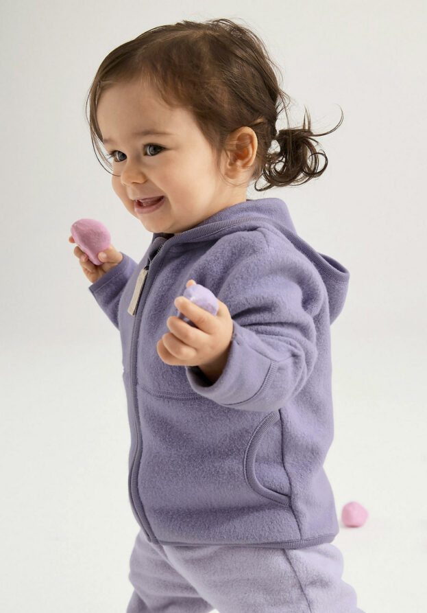 hessnatur Baby Fleece Jacke Regular aus Bio-Baumwolle - lila - Größe 86/92