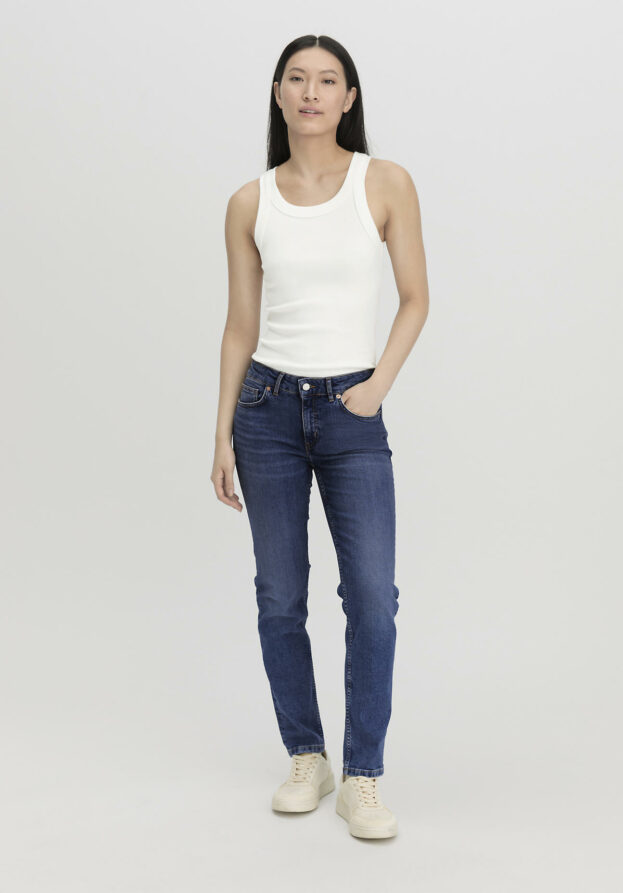 hessnatur Damen Jeans LEA Mid Rise Slim aus Bio-Denim - blau - Größe 26/30