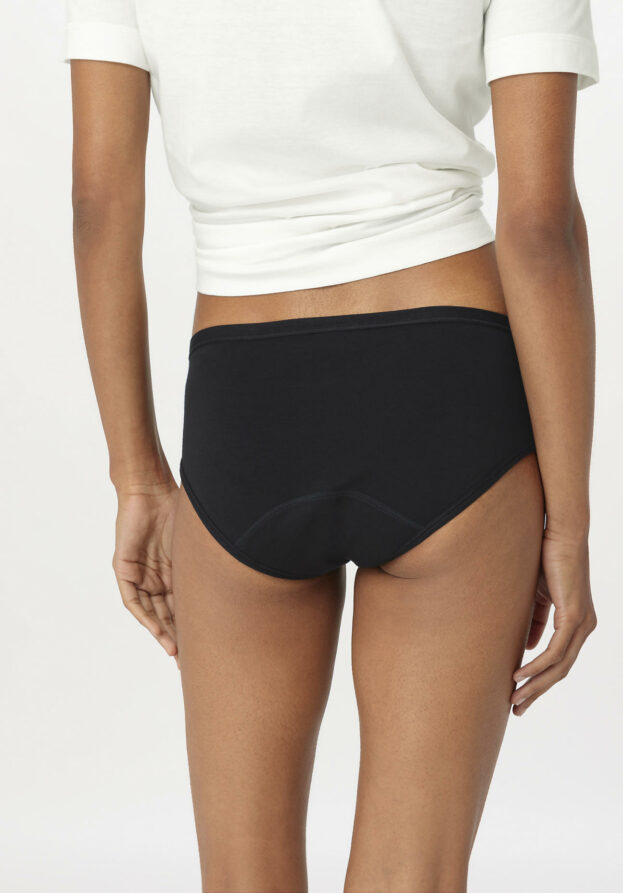 hessnatur Damen Perioden Panty Regular Cut PURE BALANCE aus Bio-Baumwolle und TENCEL™ Modal - schwarz - Größe 38