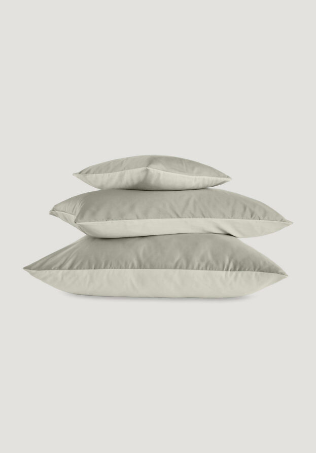 hessnatur Satin Wende-Kissenbezug aus Bio-Baumwolle - grün - Größe 40x80 cm