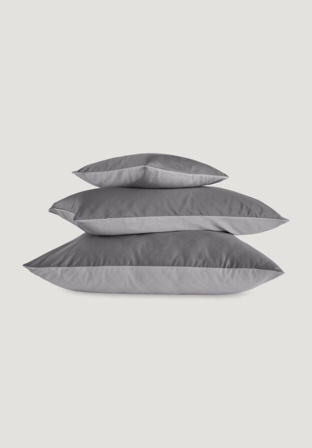 hessnatur Satin Wende-Kissenbezug aus Bio-Baumwolle - grau - Größe 80x80 cm