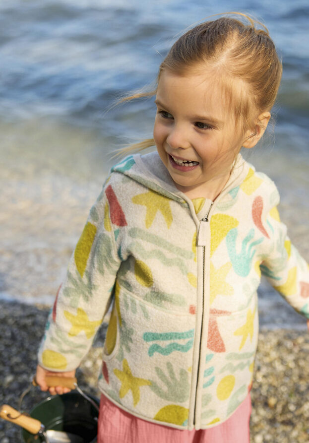 hessnatur Baby Fleece Jacke Regular aus Bio-Baumwolle - grün - Größe 98/104
