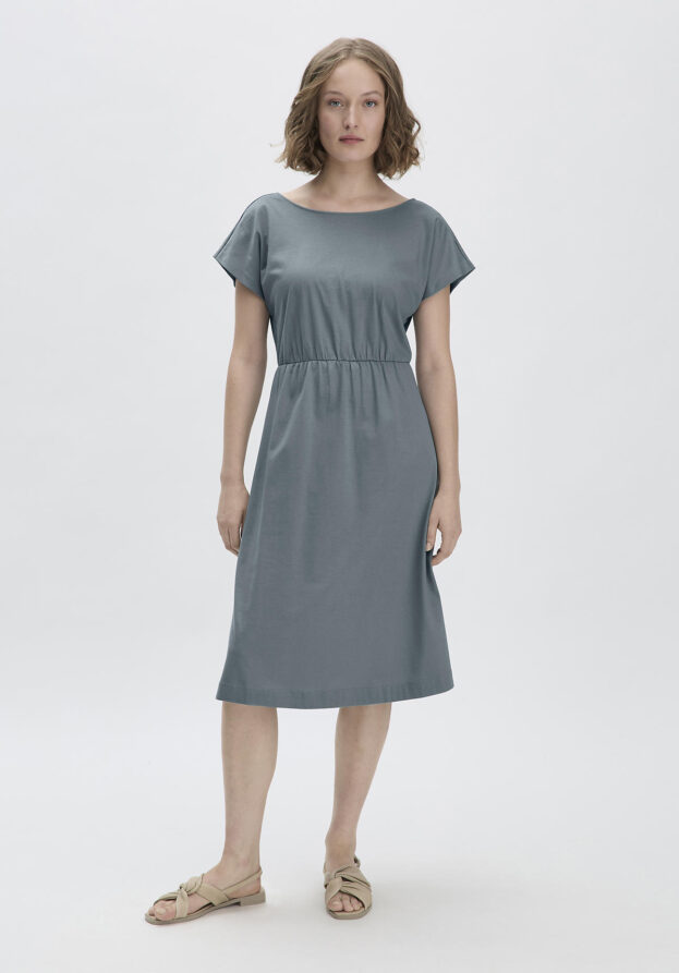 hessnatur Damen Jersey Kleid Midi Relaxed aus Bio-Baumwolle - grün - Größe 40