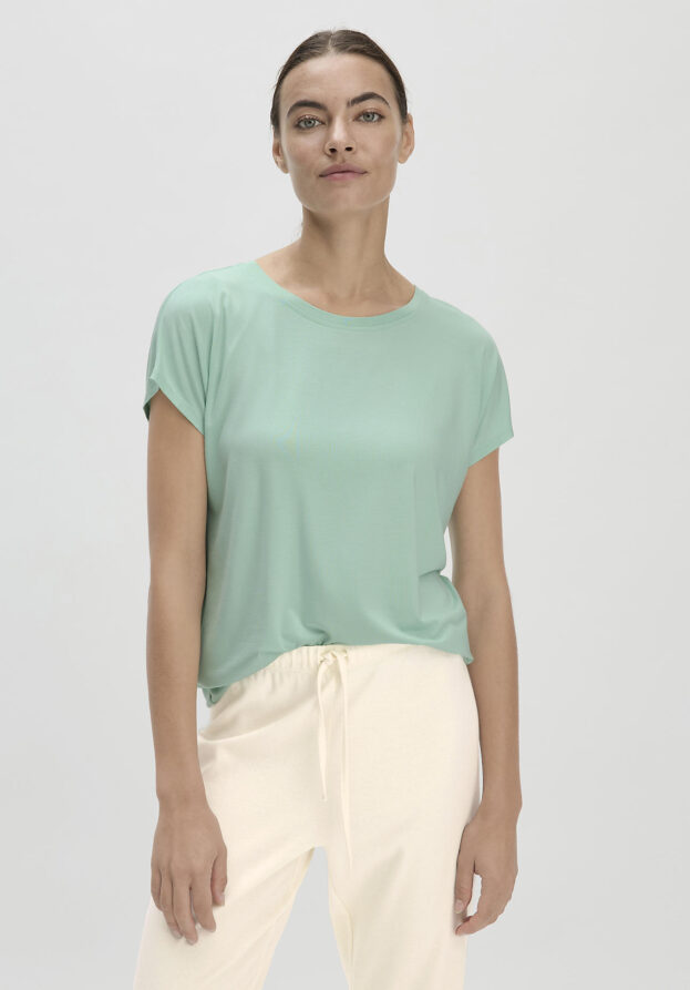 hessnatur Damen Kurzarm Schlafshirt Relaxed PURE FLOW aus TENCEL™ Modal - grün - Größe 36