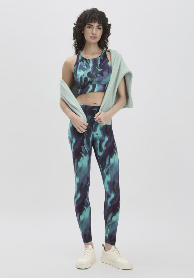 hessnatur Loungewear Leggings Fitted Medium Cut ACTIVE LIGHT aus Bio-Baumwolle - grün - Größe L