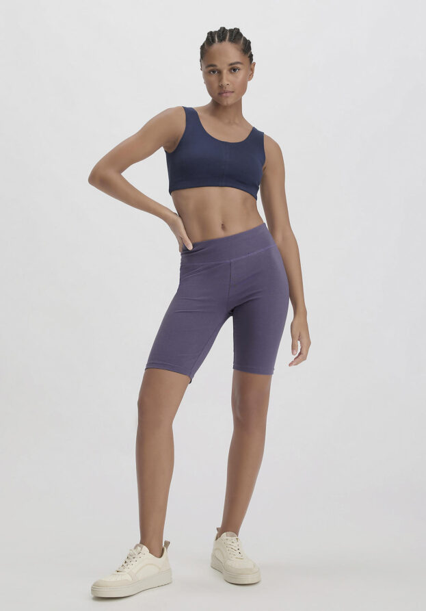hessnatur Loungewear Shorts Fitted Medium Cut ACTIVE LIGHT aus Bio-Baumwolle - lila - Größe XL/k