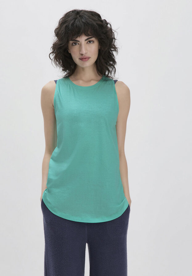 hessnatur Loungewear Top Regular ACTIVE LIGHT aus Bio-Baumwolle - grün - Größe 42