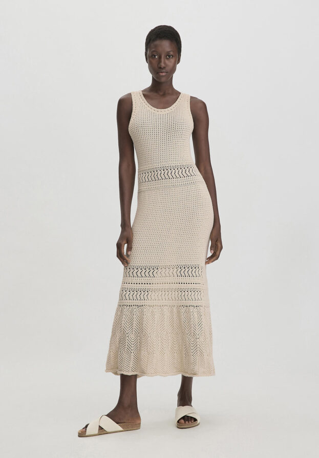 hessnatur Damen Ajour Strick Kleid Midi Fitted aus Bio-Baumwolle - beige - Größe 34