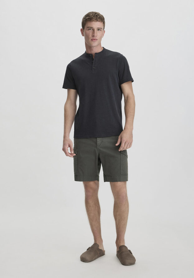 hessnatur Herren Cargo Shorts Relaxed aus Bio-Baumwolle - grün - Größe 34