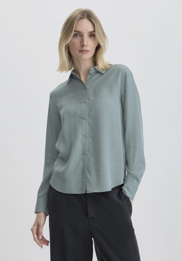 hessnatur Damen Bluse Relaxed aus TENCEL™ Lyocell - grün - Größe 44