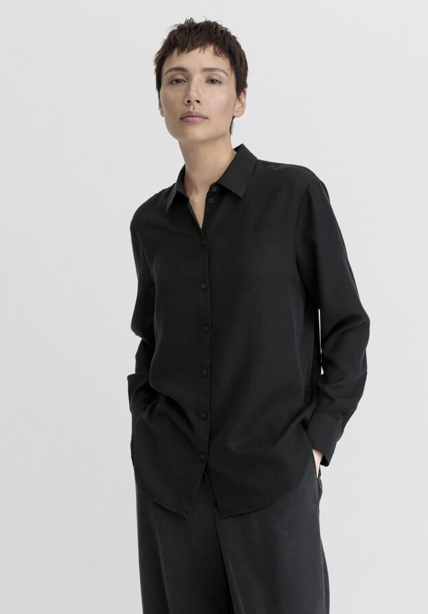 hessnatur Damen Bluse Relaxed aus TENCEL™ Lyocell - schwarz - Größe 34