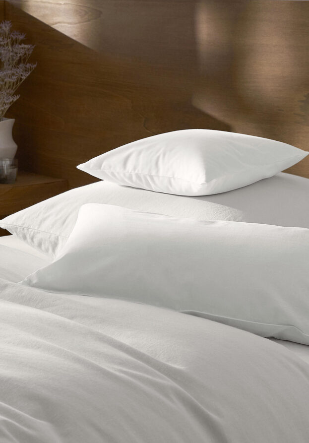 hessnatur Satin Kissenbezug aus Bio-Baumwolle - weiß - Größe 40x80 cm