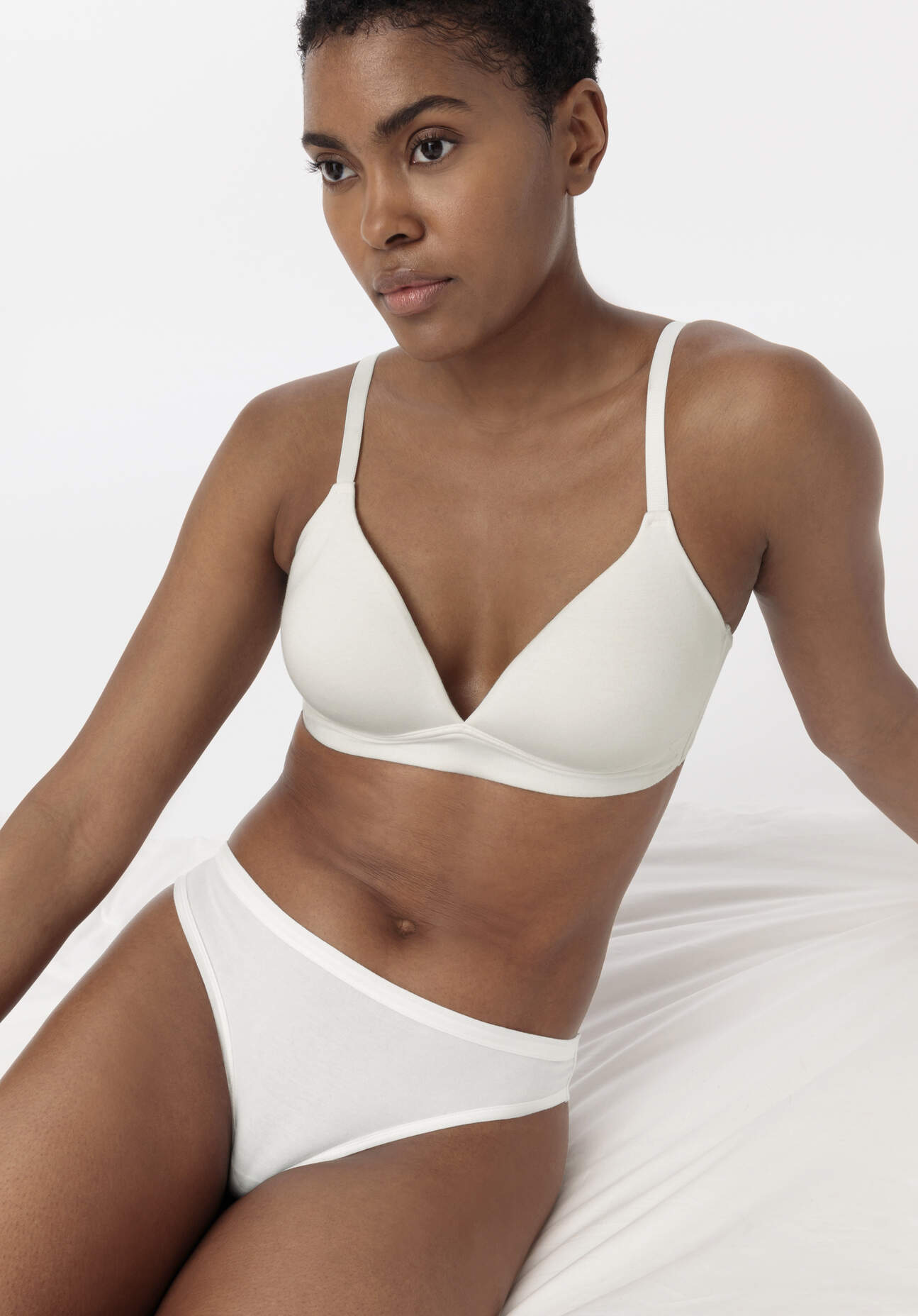 hessnatur Damen Brazil Regular Cut PURE BALANCE aus Bio-Baumwolle und TENCEL™ Modal - weiß - Größe 40