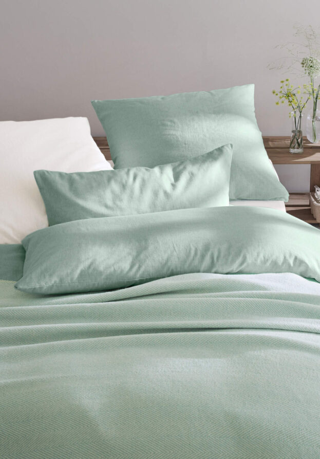 hessnatur Chambray Bettwäsche-Set aus Bio-Baumwolle mit Leinen - grün - Größe 155x220 / 40x80 cm