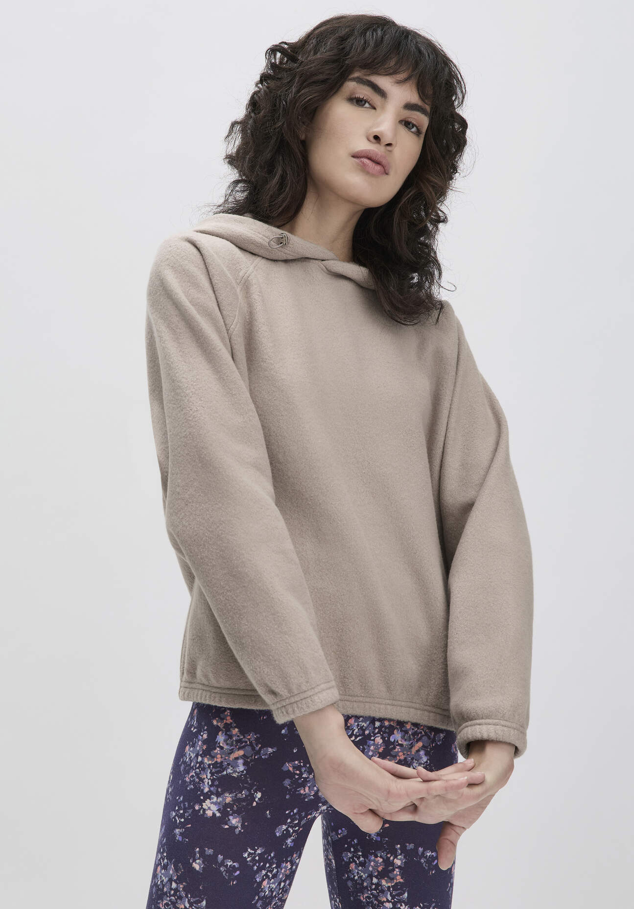 hessnatur Loungewear Fleece Hoodie Oversized ACTIVE COMFORT aus Bio-Baumwolle - beige - Größe S