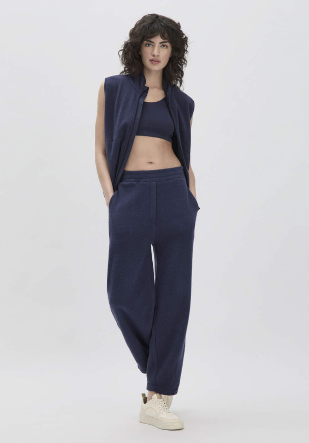 hessnatur Loungewear Fleece Hose Relaxed ACTIVE LIGHT aus Bio-Baumwolle - blau - Größe 42