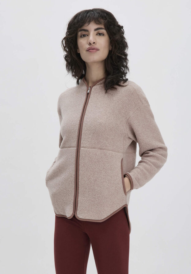 hessnatur Loungewear Fleece Jacke Relaxed ACTIVE LIGHT aus Bio-Baumwolle - beige - Größe S