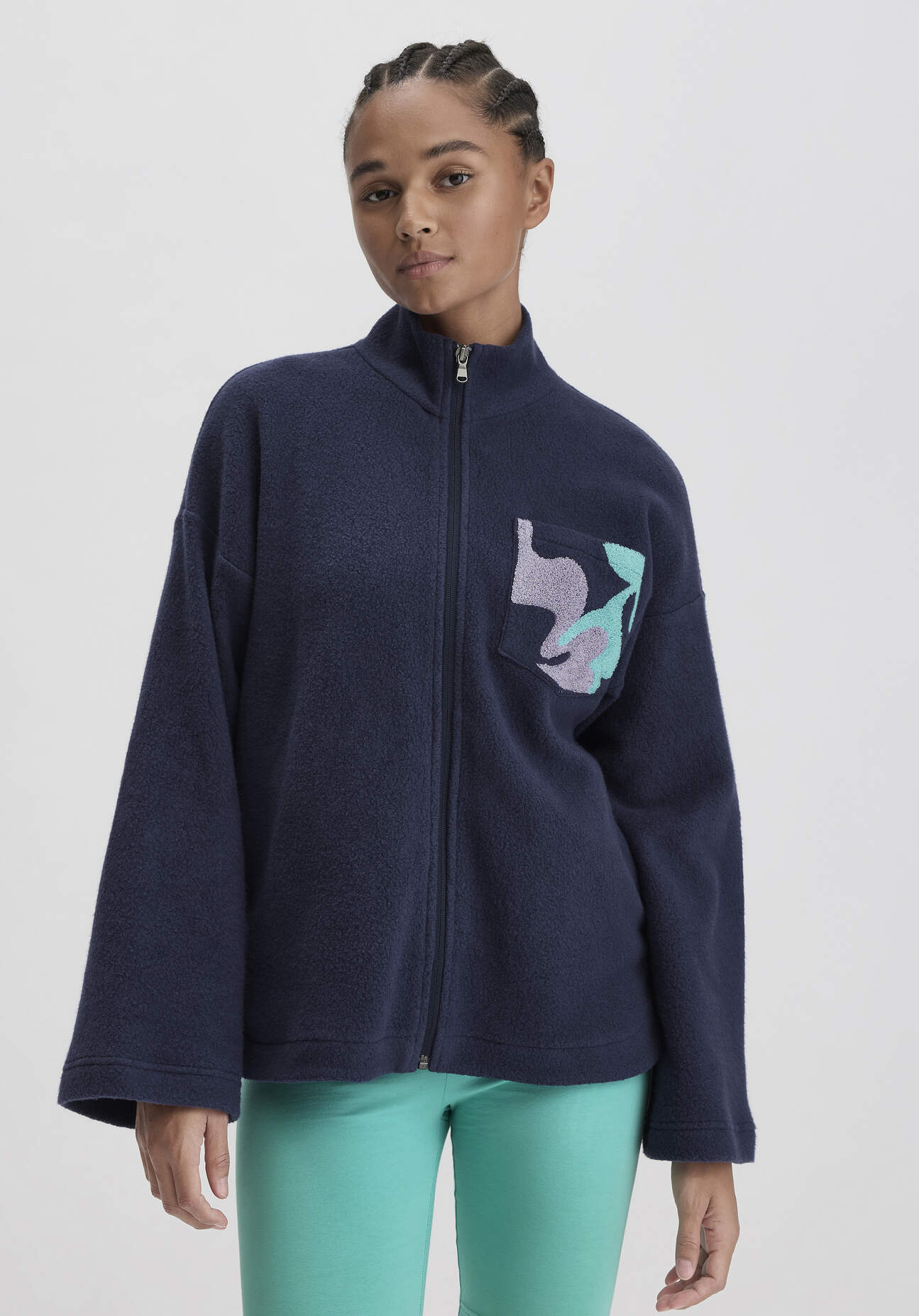 hessnatur Loungewear Fleece Jacke Relaxed ACTIVE LIGHT aus Bio-Baumwolle - blau - Größe S