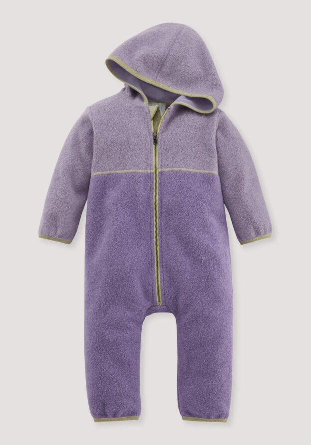 hessnatur Baby Fleece Overall Regular BETTER RECYCLING aus Bio-Baumwolle - lila - Größe 74/80