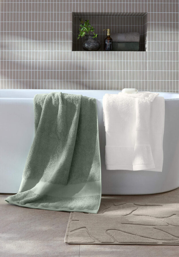 hessnatur Frottier Handtuch aus Bio-Baumwolle - grün - Größe 50x100 cm