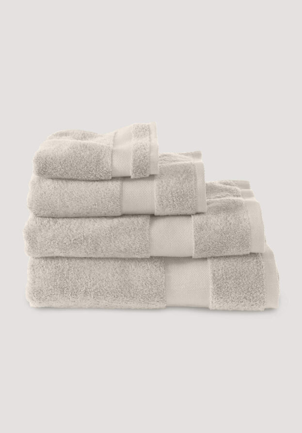 hessnatur Frottier Handtuch aus Bio-Baumwolle - beige - Größe 50x100 cm