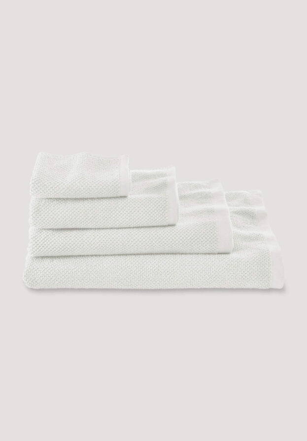 hessnatur Frottier-Handtuch mit Struktur aus Bio-Baumwolle - weiß - Größe 100x180 cm