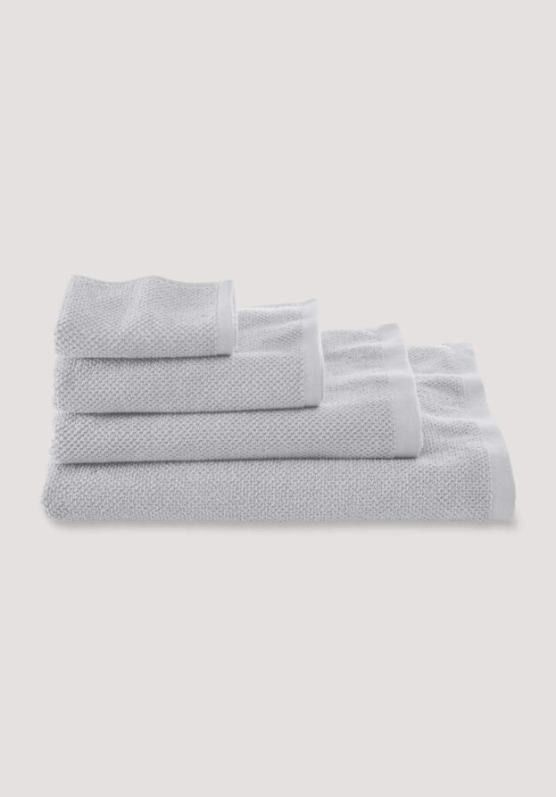 hessnatur Frottier-Handtuch mit Struktur aus Bio-Baumwolle - grau - Größe 70x140 cm