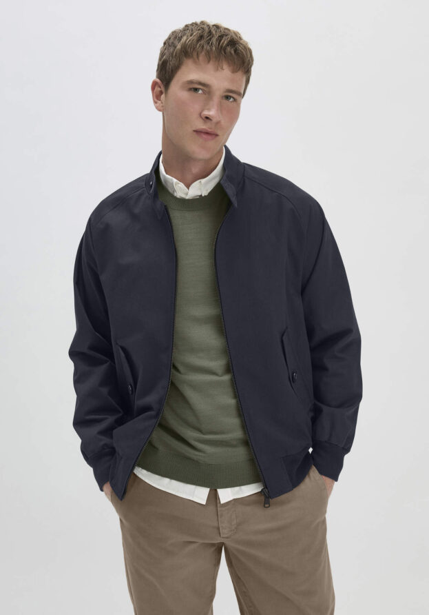 hessnatur Herren Harrington Jacke Regular NATURE SHELL aus Bio-Baumwolle - blau - Größe 52