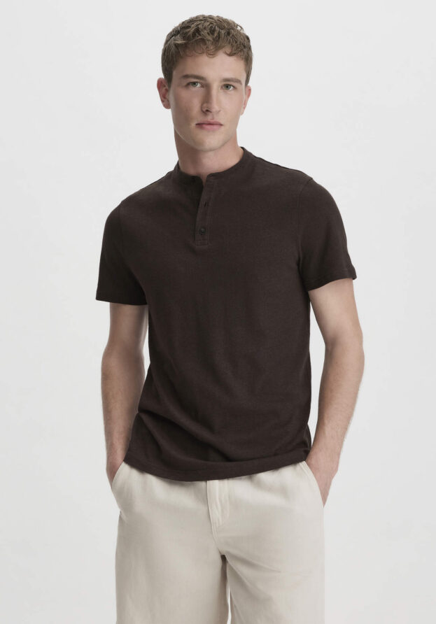 hessnatur Herren Henley Shirt Regular aus Leinen und Bio-Baumwolle - braun - Größe 46