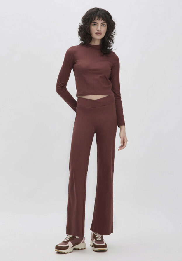 hessnatur Loungewear Hose Fitted Medium Cut ACTIVE LIGHT aus Bio-Baumwolle - braun - Größe 42