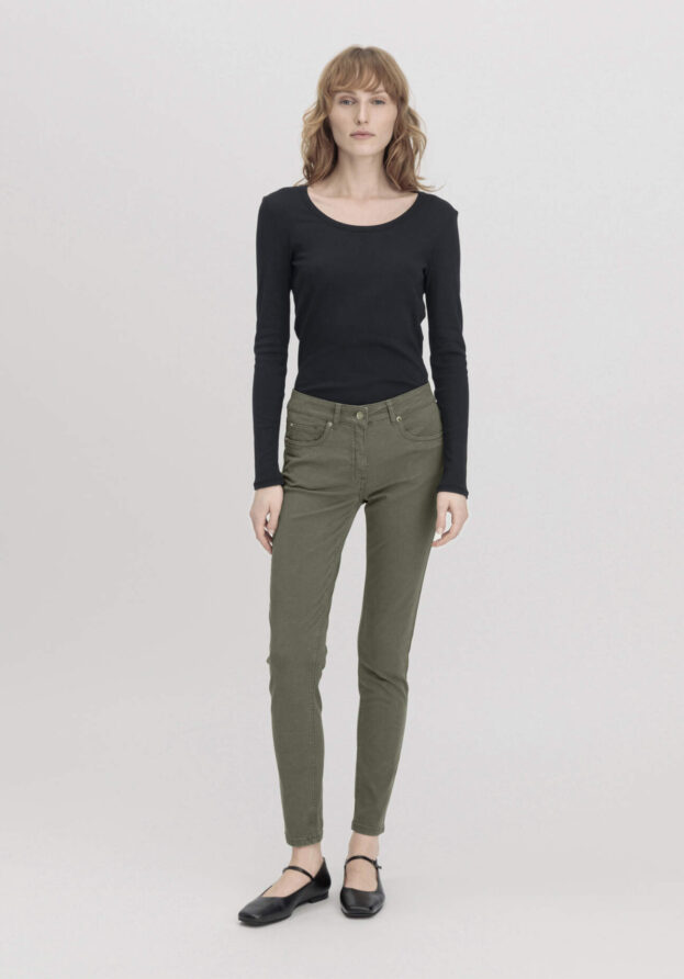 hessnatur Damen Hose Five Pocket Skinny aus TENCEL™ Lyocell mit Bio-Baumwolle - grün - Größe 34