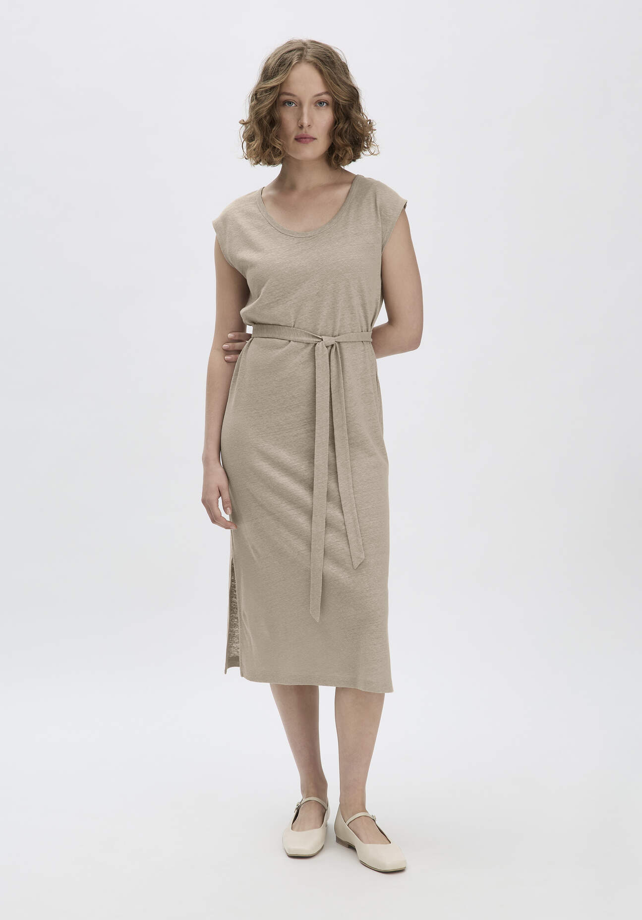 hessnatur Damen Jersey Kleid Midi Relaxed aus Leinen und Bio-Baumwolle - beige - Größe 36