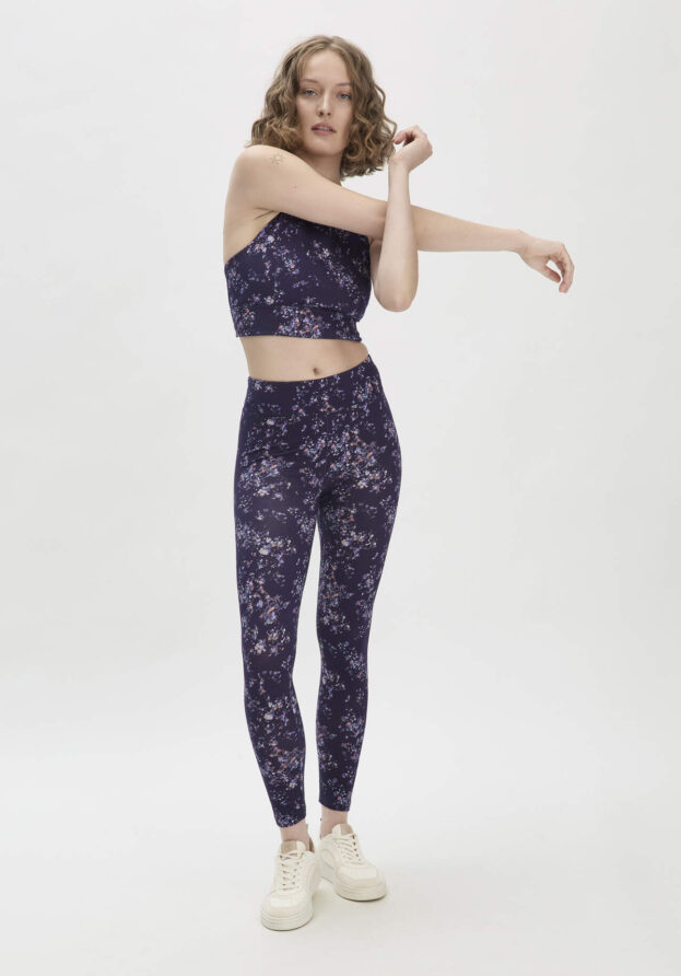 hessnatur Loungewear Leggings Fitted Medium Cut ACTIVE LIGHT aus Bio-Baumwolle - lila - Größe XS