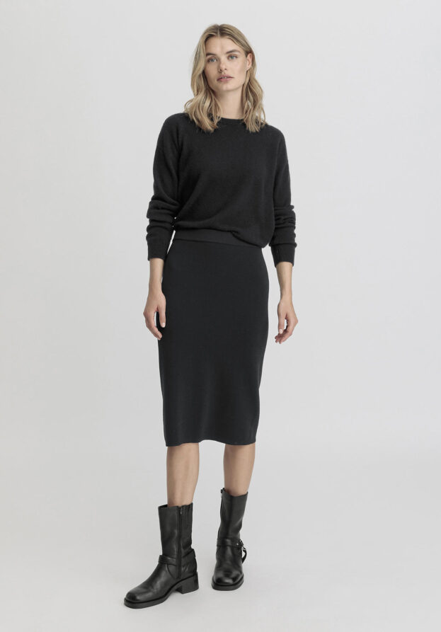 hessnatur Damen Milano Strickrock Midi Slim aus Bio-Merinowolle - schwarz - Größe 46
