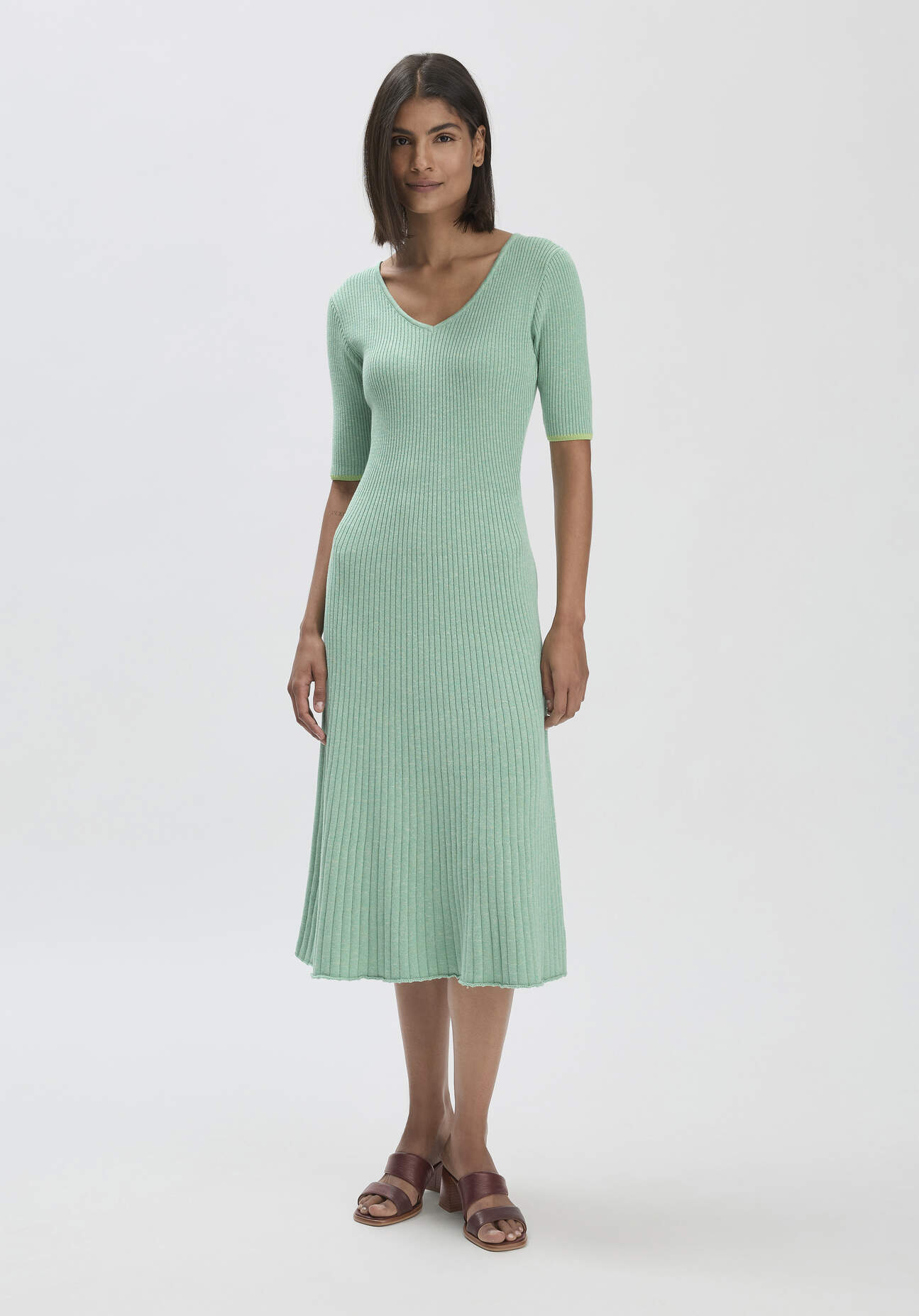 hessnatur Damen Mouliné Strick Kleid Midi Fitted aus Bio-Baumwolle - grün - Größe 40