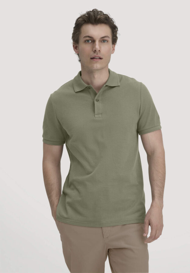 hessnatur Herren Piqué Polo Regular aus Bio-Baumwolle - grün - Größe 54