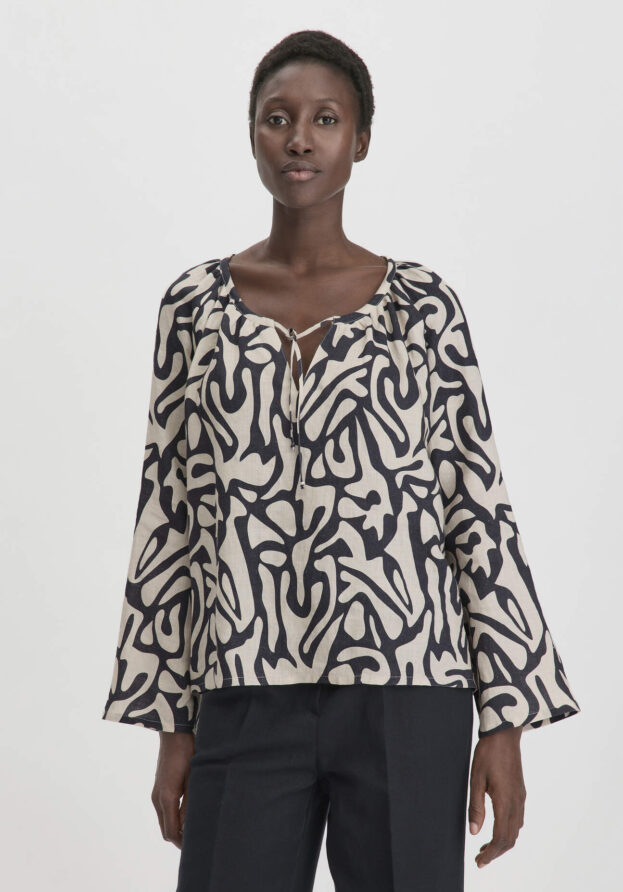 hessnatur Damen Print Bluse Relaxed aus Leinen - schwarz - Größe 42