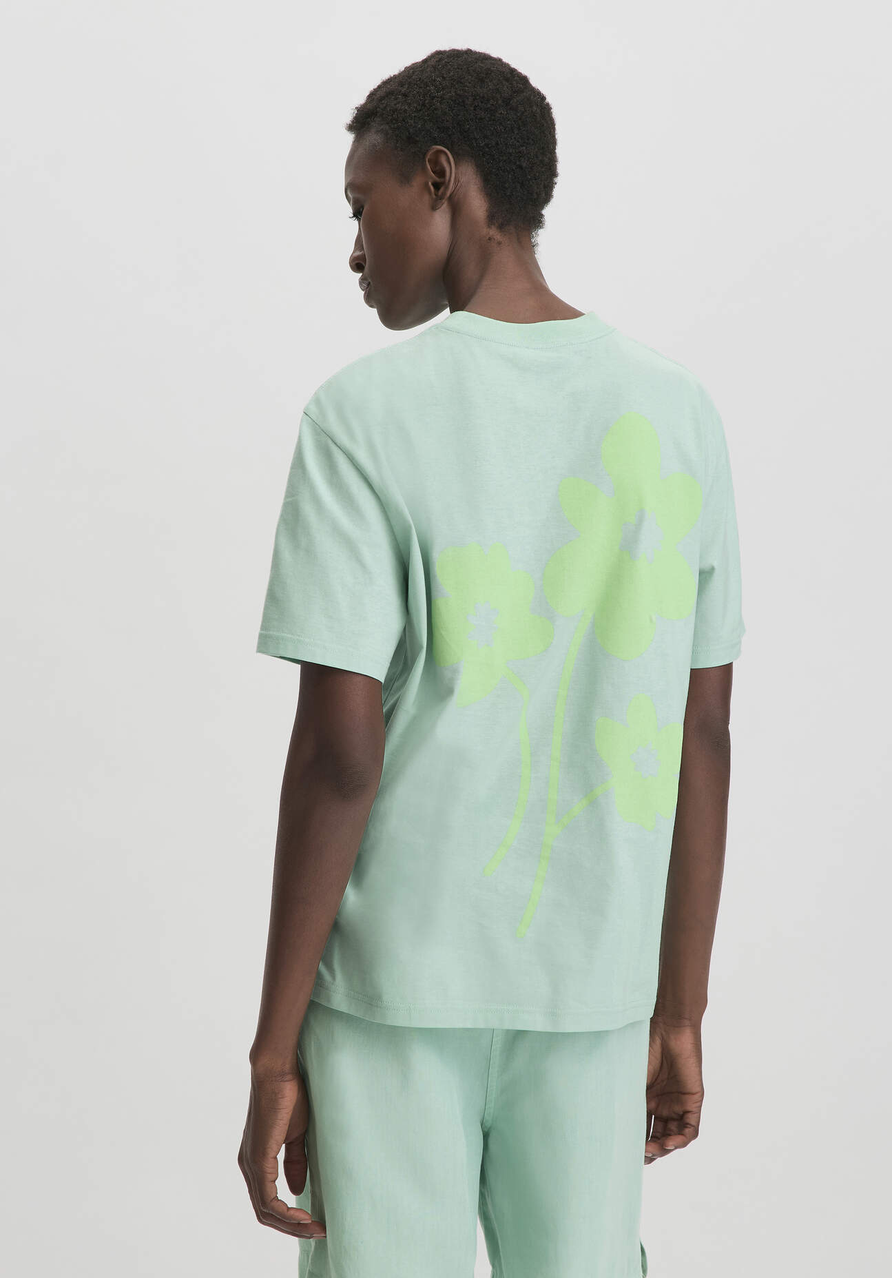 hessnatur Damen Print T-Shirt Oversize aus Bio-Baumwolle - grün - Größe 46